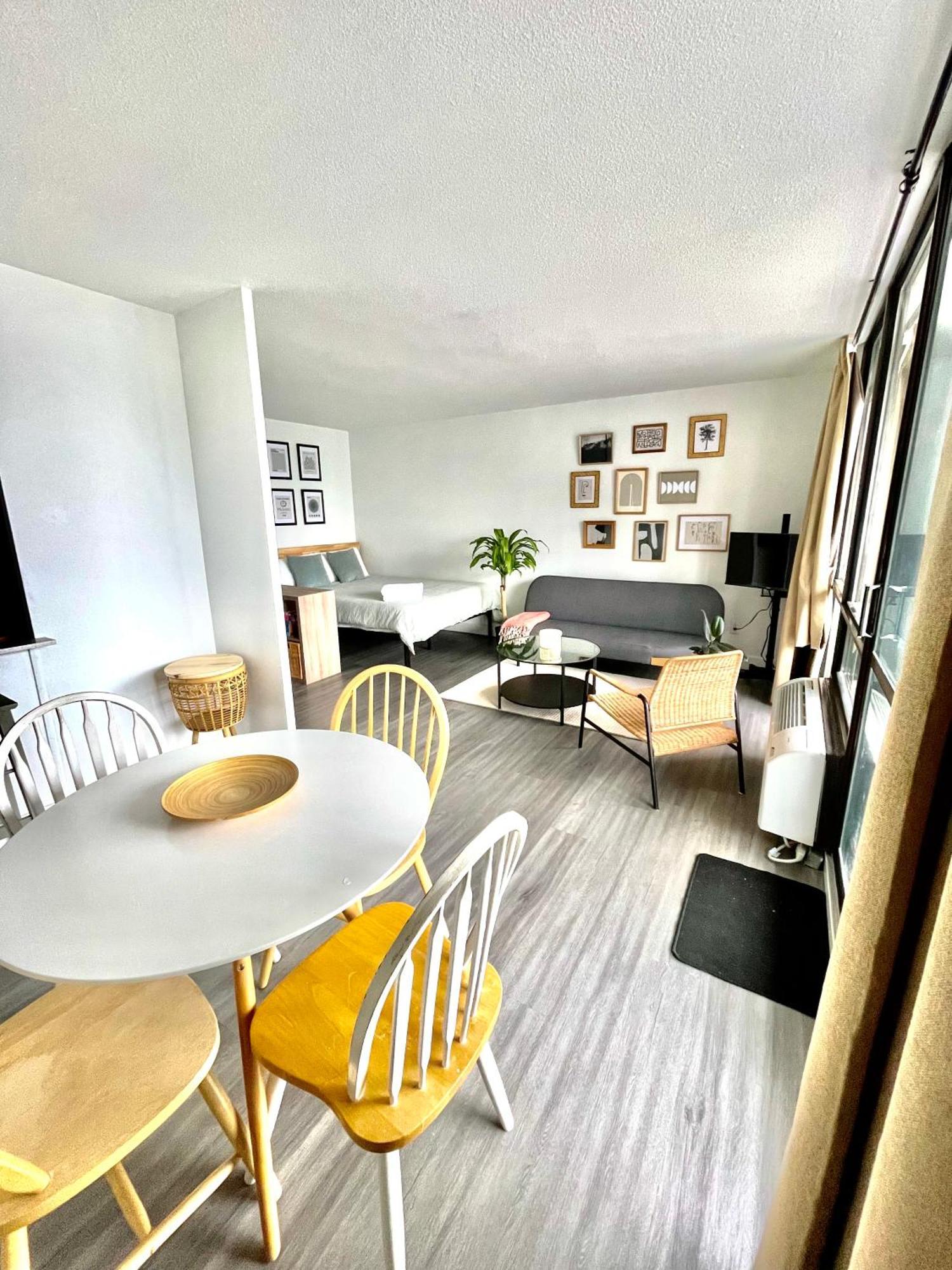 Toronto Bachelor Midtown Apartment Exterior photo
